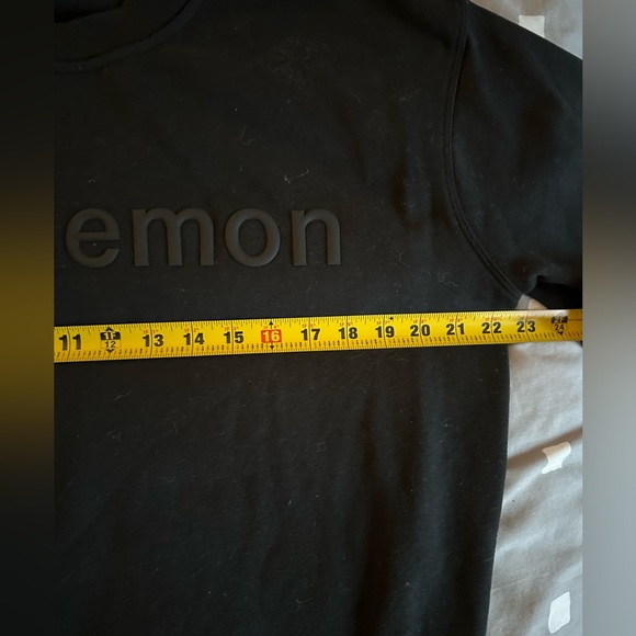 Lululemon oversized crew *wordmark blk sweatshirt - Picture 4 of 8